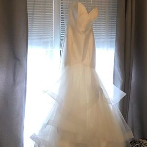 Glamorous Wedding Dress! Allure 9416